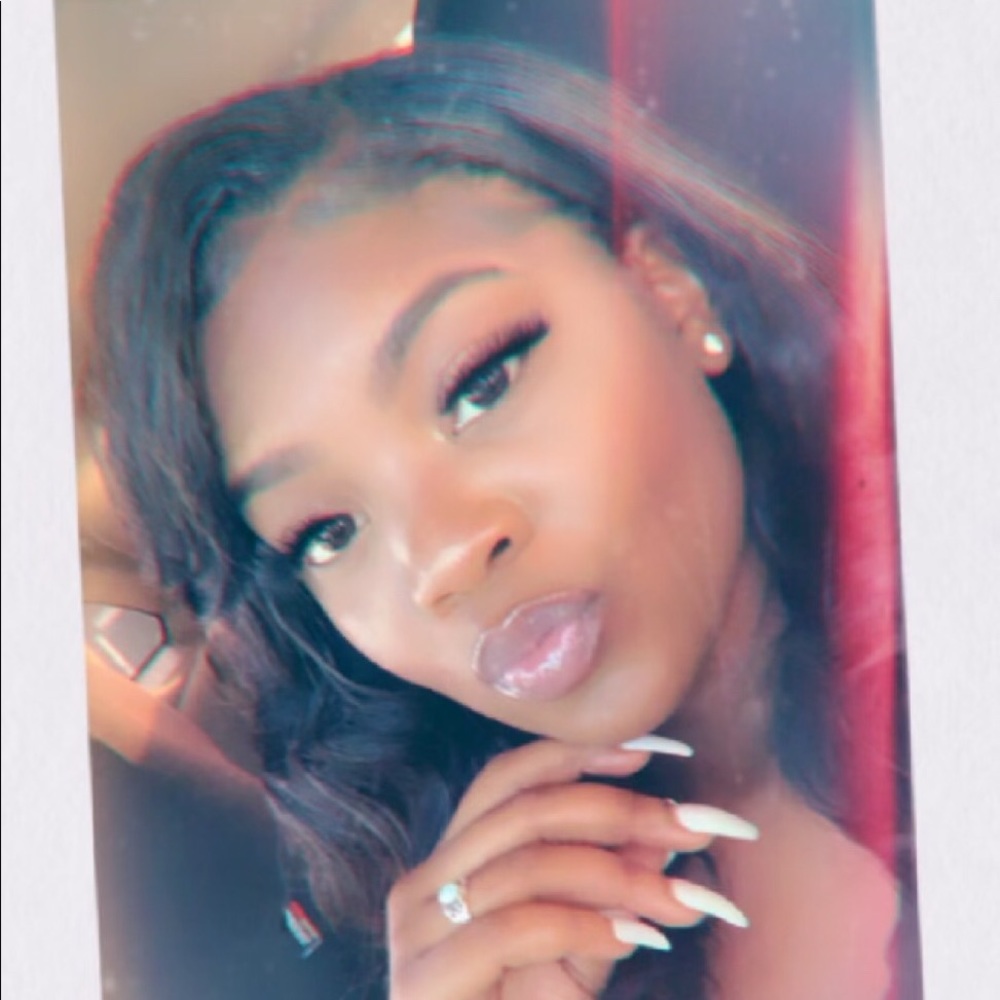 Meet your Posher, Bria